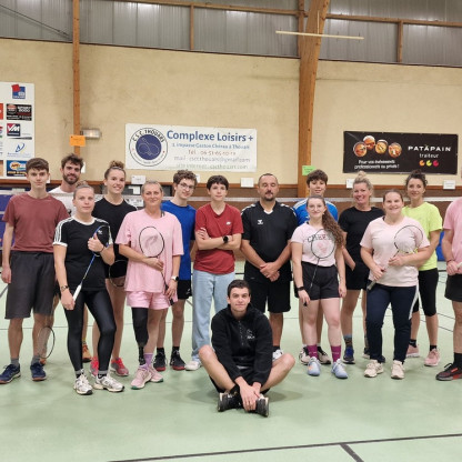 🌸 TOURNOI DE BADMINTON LOISIRS EN DOUBLE – OCTOBRE ROSE 🏸